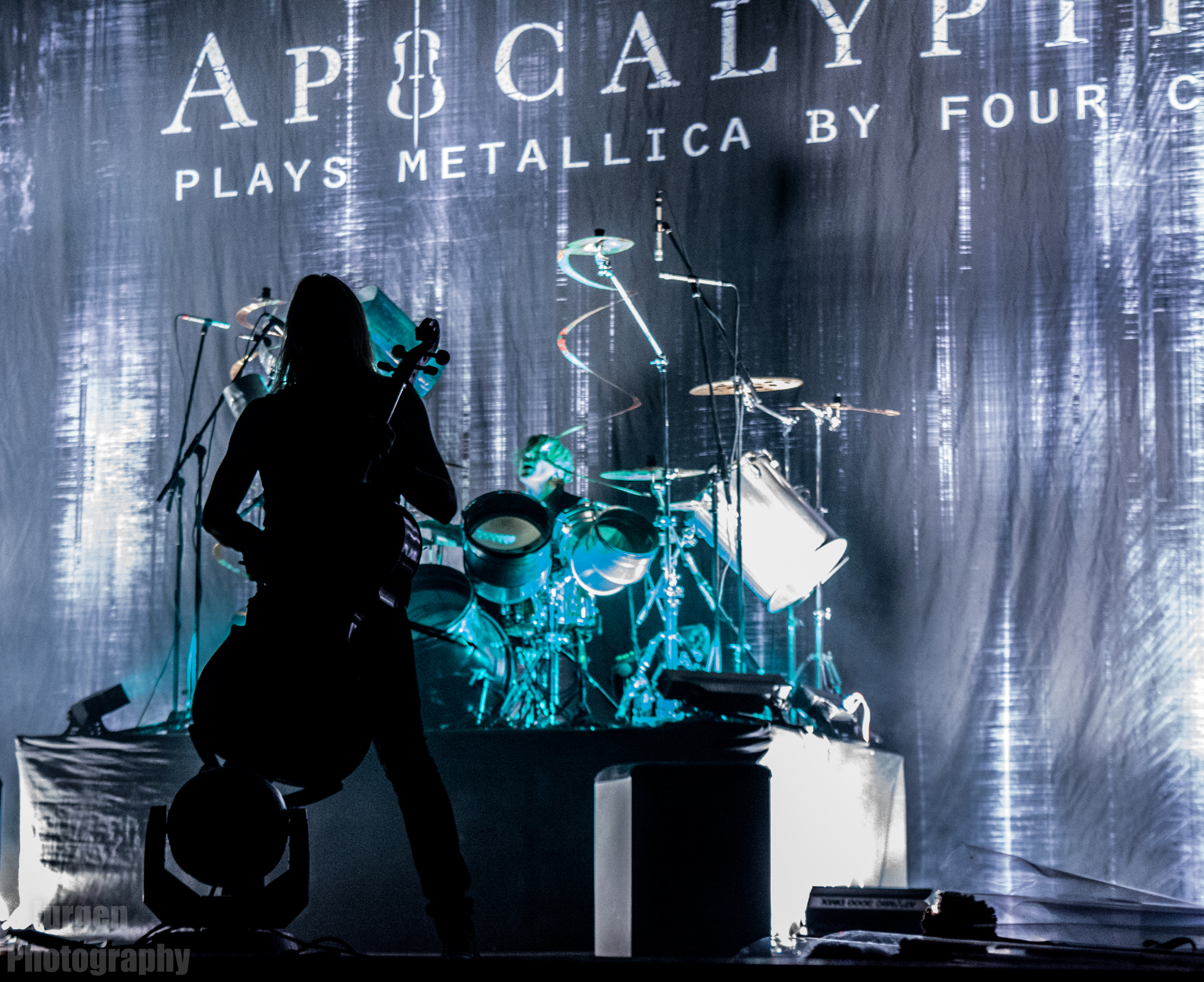 Play metal. Apocalyptica "Worlds Collide". Apocalyptica Inquisition Symphony.